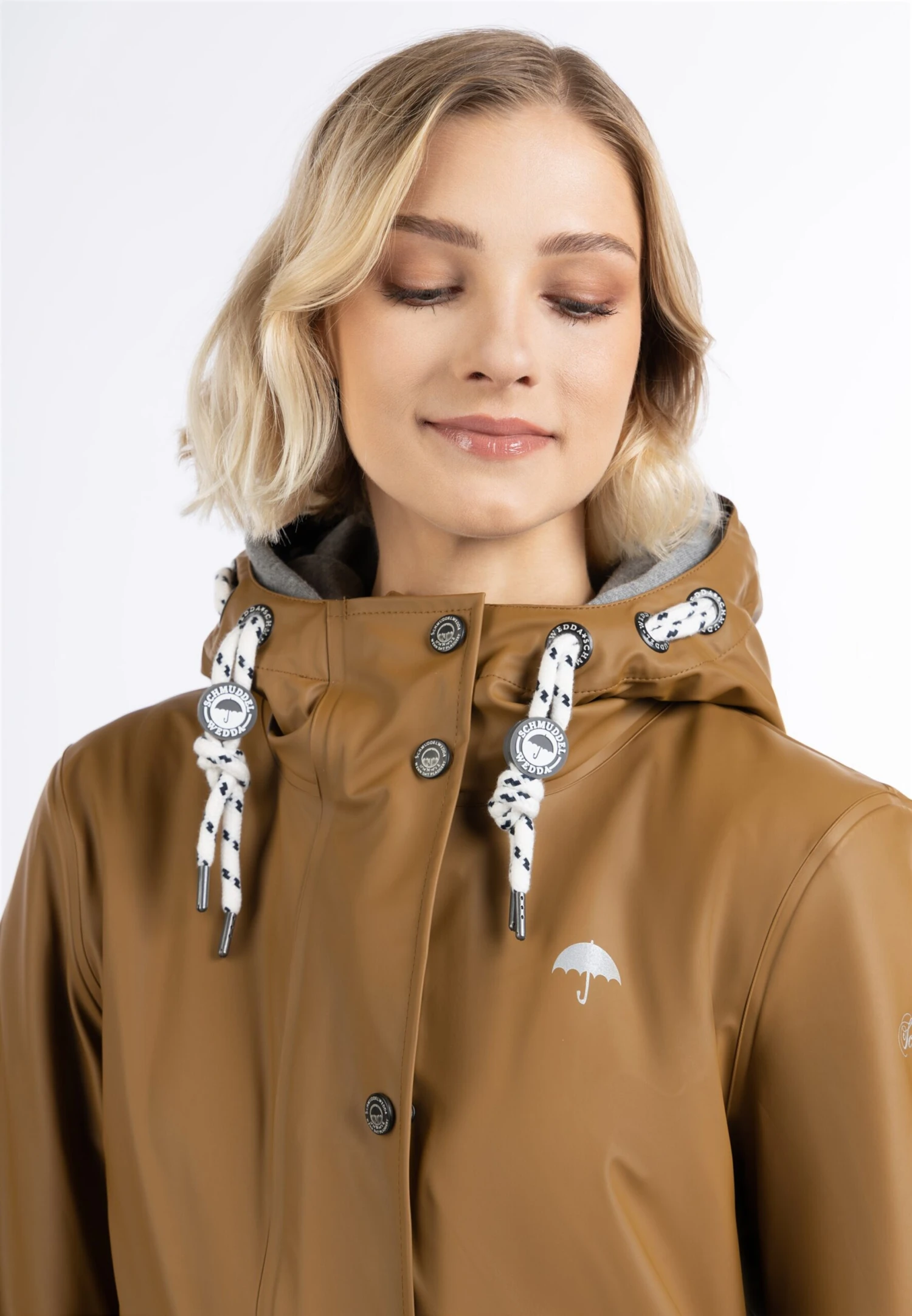 Schmuddelwedda Manteaux De Pluie Manteau Fonctionnel Altiplano Femme Sable 7 Schmuddelwedda Manteaux De Pluie Manteau Fonctionnel Altiplano Femme Sable – Image 5