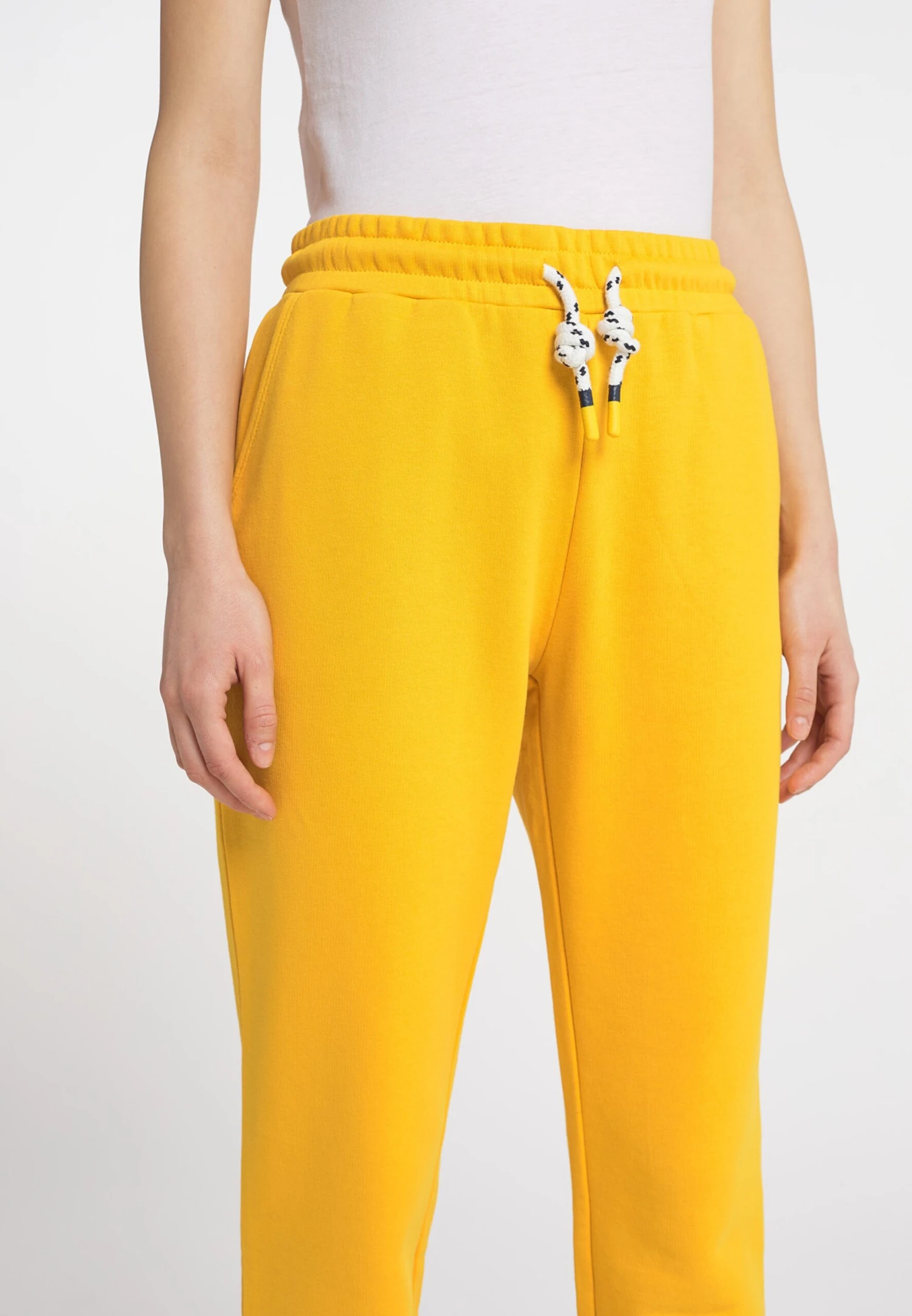 Schmuddelwedda Pantalons De Survêtement Effilé Pantalon Nahima Femme Jaune Dor 7 Schmuddelwedda Pantalons De Survêtement Effilé Pantalon Nahima Femme Jaune Dor – Image 5